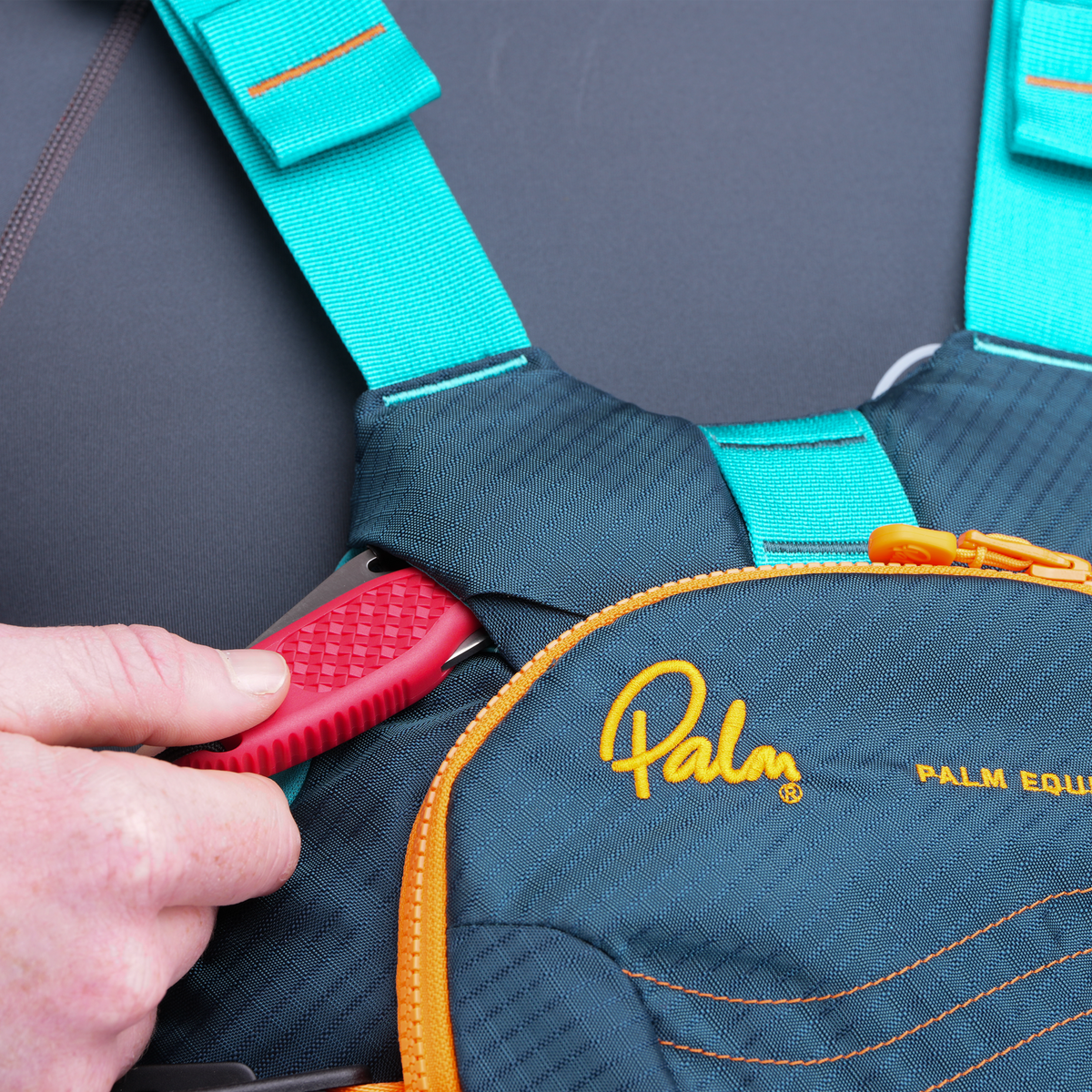 Palm Riff Rescue PFD – Pine/Ceramic, knife pocket detail