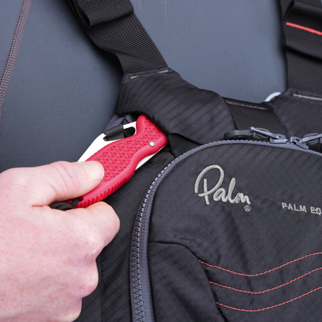 Palm Riff 2.0 PFD – Black/Grey, knife pocket detail
