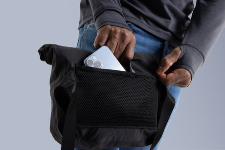 Red Equipment Lightweight Crossbody Bag - 7L