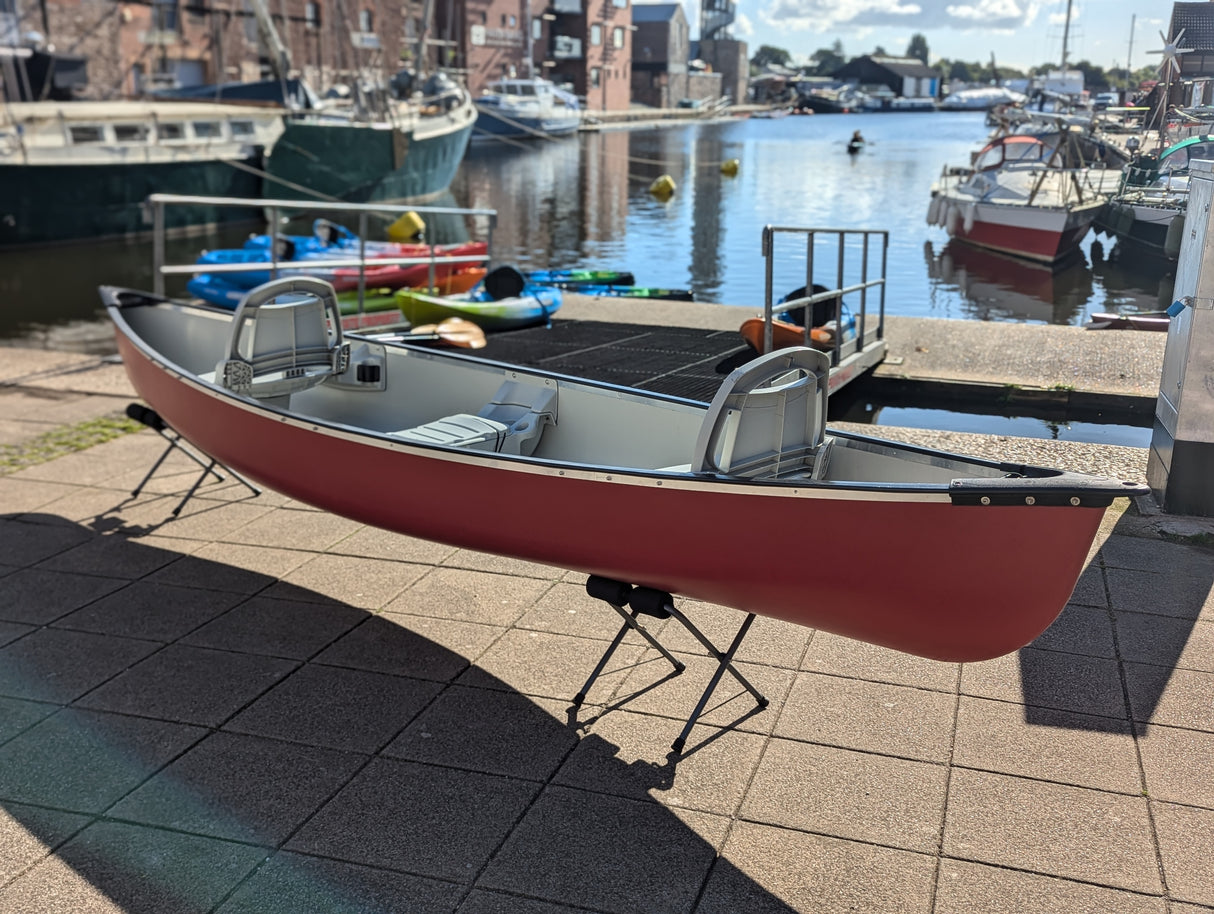 Second-Hand Pelican 146DLX Canoe