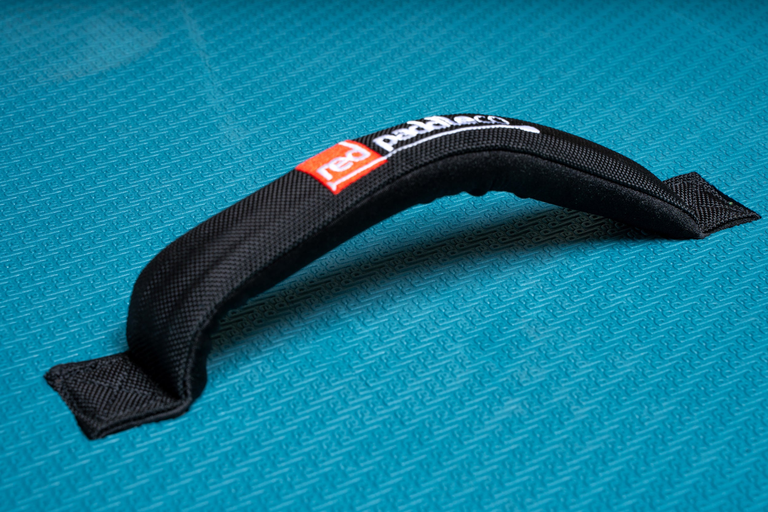 Red Paddle Co 14 Voyager 2025 handle in centre